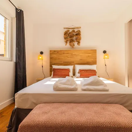 Afrobohome, Confort, Familles Et Petits Groupes, Clim, 2 A 6 Personnes, Proche Centre Nimes, Garage Clos * Nimes