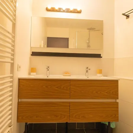 Holiday home Afrobohome, Confort, Familles Et Petits Groupes, Clim, 2 A 6 Personnes, Proche Centre Nimes, Garage Clos Nimes