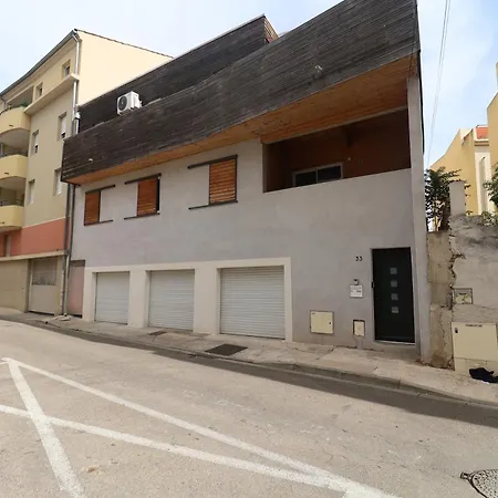 Afrobohome, Confort, Familles Et Petits Groupes, Clim, 2 A 6 Personnes, Proche Centre Nimes, Garage Clos