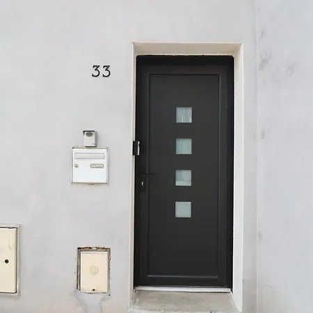 Holiday home Afrobohome, Confort, Familles Et Petits Groupes, Clim, 2 A 6 Personnes, Proche Centre Nimes, Garage Clos *