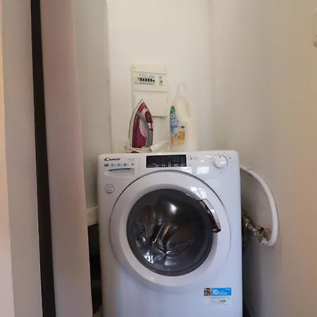 Afrobohome, Confort, Familles Et Petits Groupes, Clim, 2 A 6 Personnes, Proche Centre Nimes, Garage Clos