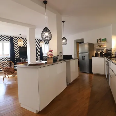 Afrobohome, Experience Atypique, Clim, 2 A 6 Personnes, Proche Centre Nimes, Garage Clos *