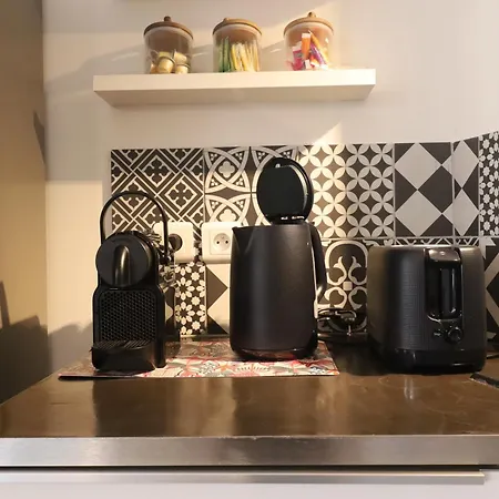 Дом отдыха Afrobohome, Experience Atypique, Clim, 2 A 6 Personnes, Proche Centre Nimes, Garage Clos