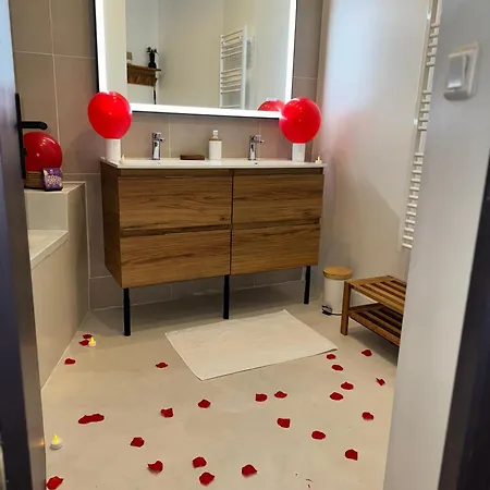 Afrobohome, Confort, Familles Et Petits Groupes, Clim, 2 A 6 Personnes, Proche Centre Nimes, Garage Clos *