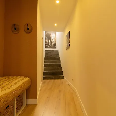 Afrobohome, Confort, Familles Et Petits Groupes, Clim, 2 A 6 Personnes, Proche Centre Nimes, Garage Clos Holiday home *
