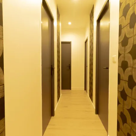 Afrobohome, Confort, Familles Et Petits Groupes, Clim, 2 A 6 Personnes, Proche Centre Nimes, Garage Clos