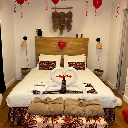 Afrobohome, Confort, Familles Et Petits Groupes, Clim, 2 A 6 Personnes, Proche Centre Nimes, Garage Clos *