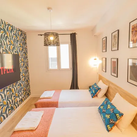 Afrobohome, Cocon Atypique Et Decore, Familles Et Petits Groupes, Clim, 2 A 6 Personnes, Proche Centre Nimes, Garage Clos Nimes