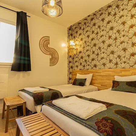 Afrobohome, Cocon Atypique Et Decore, Familles Et Petits Groupes, Clim, 2 A 6 Personnes, Proche Centre Nimes, Garage Clos *