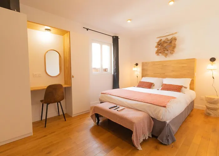 Afrobohome, Expérience Atypique, Clim, 2 à 6 Personnes, Proche Centre Nîmes, Garage Clos
