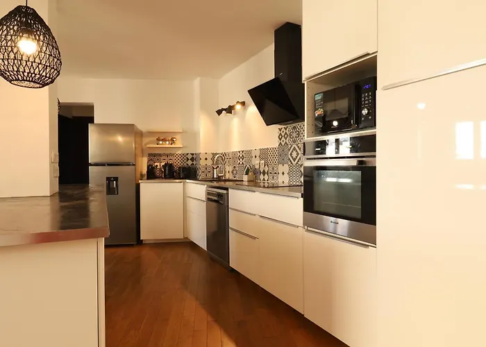 Afrobohome, Expérience Atypique, Clim, 2 à 6 Personnes, Proche Centre Nîmes, Garage Clos Casa vacanze *