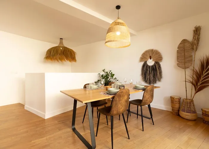 Afrobohome, Expérience Atypique, Clim, 2 à 6 Personnes, Proche Centre Nîmes, Garage Clos