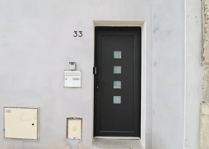 Casa vacanze Afrobohome, Expérience Atypique, Clim, 2 à 6 Personnes, Proche Centre Nîmes, Garage Clos *