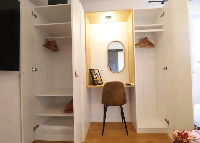 Casa vacanze Afrobohome, Expérience Atypique, Clim, 2 à 6 Personnes, Proche Centre Nîmes, Garage Clos