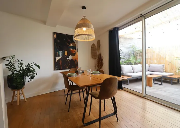 Casa vacanze Afrobohome, Expérience Atypique, Clim, 2 à 6 Personnes, Proche Centre Nîmes, Garage Clos Nîmes