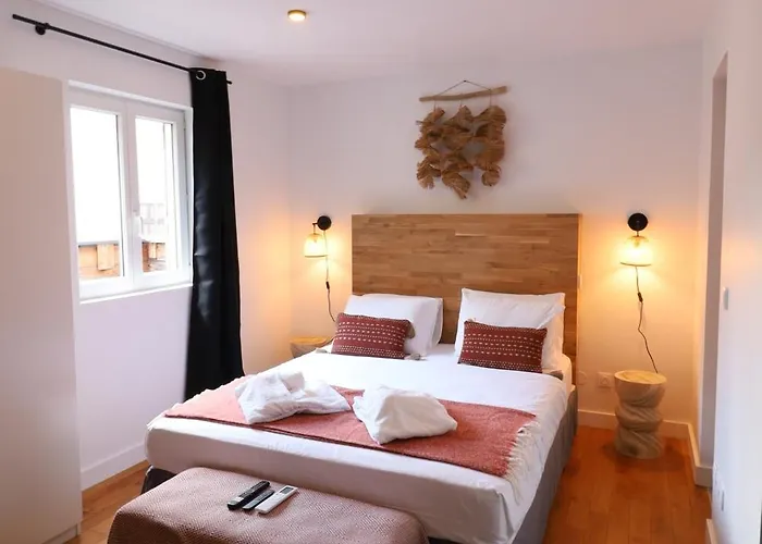 Afrobohome, Expérience Atypique, Clim, 2 à 6 Personnes, Proche Centre Nîmes, Garage Clos *