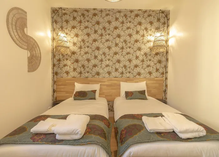 Casa vacanze Afrobohome, Expérience Atypique, Clim, 2 à 6 Personnes, Proche Centre Nîmes, Garage Clos Nîmes