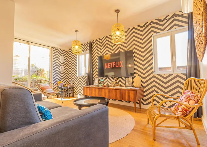 Afrobohome, Expérience Atypique, Clim, 2 à 6 Personnes, Proche Centre Nîmes, Garage Clos * Nîmes