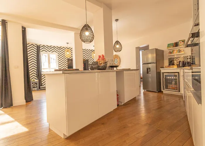 Afrobohome, Expérience Atypique, Clim, 2 à 6 Personnes, Proche Centre Nîmes, Garage Clos Casa vacanze